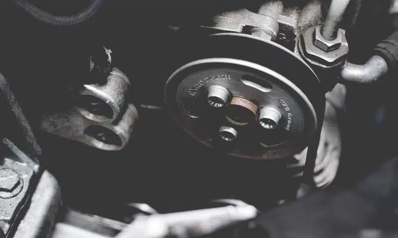 Servicio de mecánica general en el taller de Autopartes PES